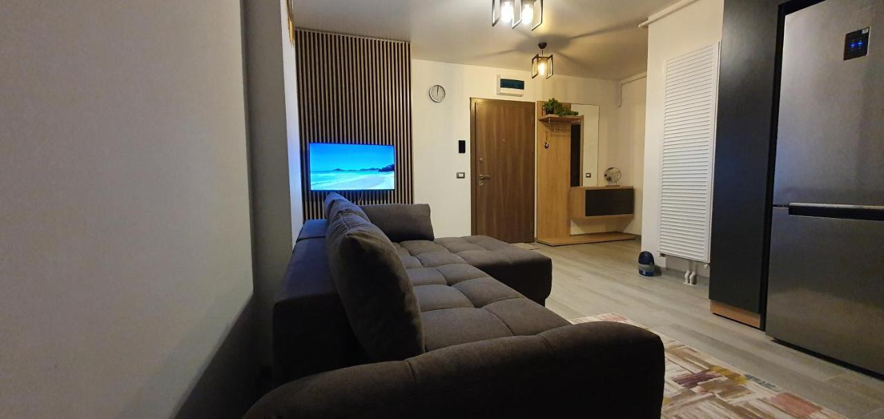 Helin Apartament By Alezzi N10 Navodari Luaran gambar